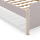 Cama juvenil nido ALONE en colores crema y natural con diseño funcional y detalles en madera