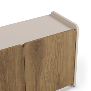 Mueble TV BOUCLEON Roble con puertas roble y estructura crema, amplio y funcional para salón moderno