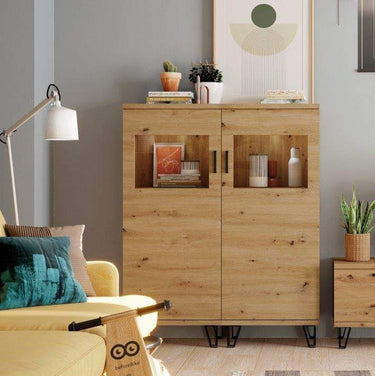 Vitrina salón comedor BOLONIA baja de diseño moderno en colores ARTISÁN, ROBLE NATURAL y POLAR, fabricada en España con materiales resistentes y acabados elegantes.
