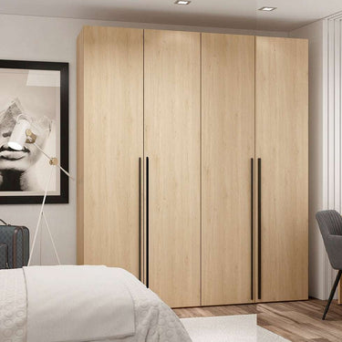 Armario 4 puertas LUCCA de madera con tiradores negros mate y diseño moderno
