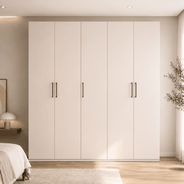Armario dormitorio matrimonio CAPRI de 5 puertas en color nogal con tiradores negros y gran capacidad.