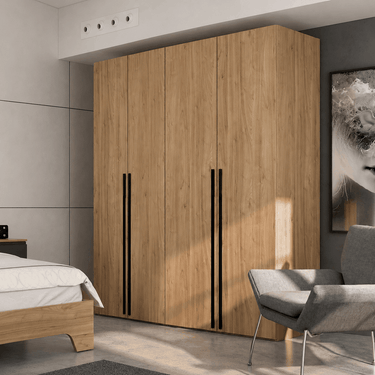 Armario 4 puertas LUCCA moderno en madera con tiradores negros mate y gran capacidad de almacenaje