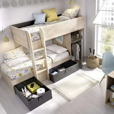 Cama tren reversible de madera clara y melamina, con dos camas, escalera, armario y cajones grises.
