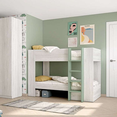Litera juvenil de dos camas en melamina blanca efecto madera, con estructura robusta y escalera verde integrada.