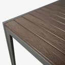 Mesa de exterior MAREA con estructura metálica y sobre de lamas WPC