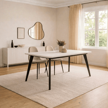 Mesa comedor extensible SERENA con esquinas redondeadas y patas metálicas en acabado de alta resistencia