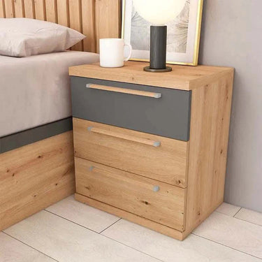 Mesita de noche Génova con tres cajones y diseño personalizable para dormitorio moderno