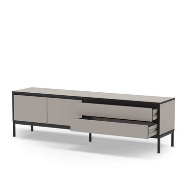 Mueble TV in light grey matte finish, with flat-front doors, open shelving, and slender black metal legs.