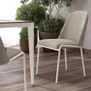 Pack de 4 sillas de comedor CALGARI tapizadas con patas negras y diseño moderno nórdico en varios colores