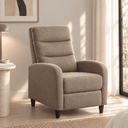 Sillón Relax marrón de tejido suave, con respaldo y asiento acolchados, brazos curvos y patas negras.