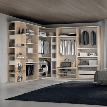 Armario vestidor modular de madera clara con estantes, cajones y barras para colgar ropa; incluye bandejas zapateras extraíbles.