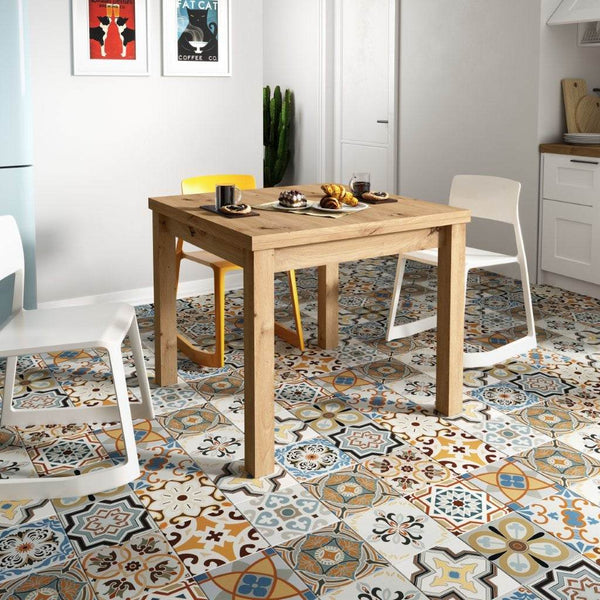 Mesa cuadrada extensible GIULA en color madera con patas cuadradas modernas