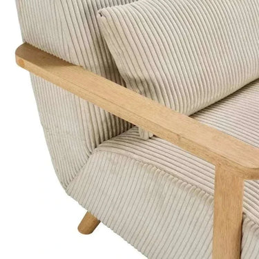 Butaca beige EINNO-B con patas de madera de nogal y cojín lumbar