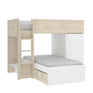 Cama tren de dos camas en melamina blanca y madera clara, con escalera lateral, armario y cajón inferior.