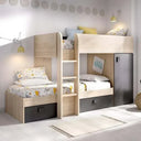 Cama tren reversible de melamina en tono madera natural y gris, con dos camas, escalera, armario y cajones.