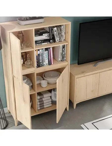 Conjunto de salón LECCE ambiente con muebles de televisión, vitrina y estante madera natural tonos cálidos