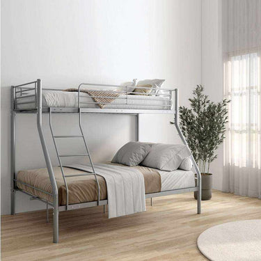 Litera doble con cama individual superior y cama de matrimonio inferior