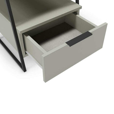 Mesita de noche Ailev verde con un cajón y patas negras diseño contemporáneo