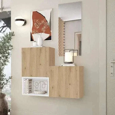 Mueble Recibidor de madera clara con dos módulos cerrados, cubo abierto y espejo rectangular; diseño geométrico escalonado.