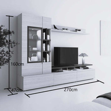 Mueble salón de acabado blanco grisáceo con vetas sutiles, compuesto por mueble de TV, vitrina acristalada y estante.