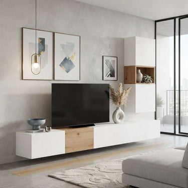 Mueble salón modular en blanco y madera clara, con frentes lisos, detalles veteados y cubo abierto decorativo.
