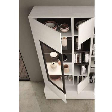 Mueble salón de melamina blanca con vitrina de cristal y marco negro, estantes abiertos para libros y decoración