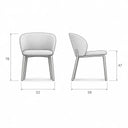 Silla de comedor gris claro con asiento y respaldo tapizados, patas metálicas finas y medidas indicadas en diagrama.