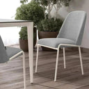 Pack de 4 sillas de comedor CALGARI tapizadas con patas negras y chasis de hierro pintado, diseño moderno nórdico.